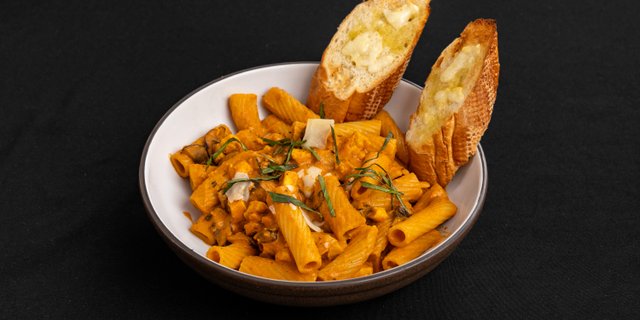 Butter Paneer Pasta Alfredo