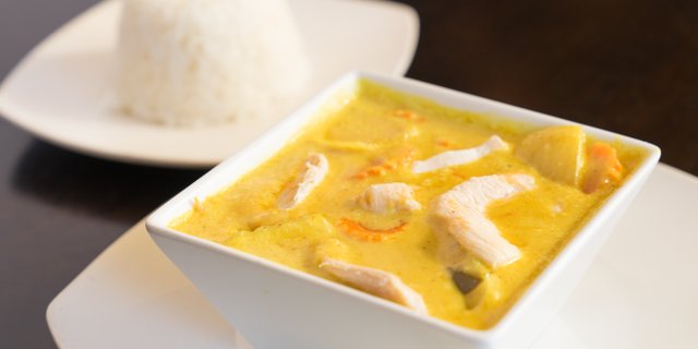 Yellow Curry w/ Chicken