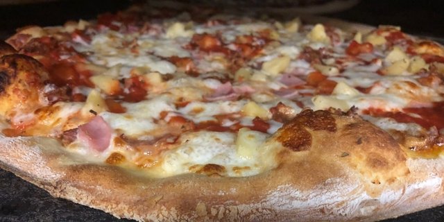 Hawaiian Pizza