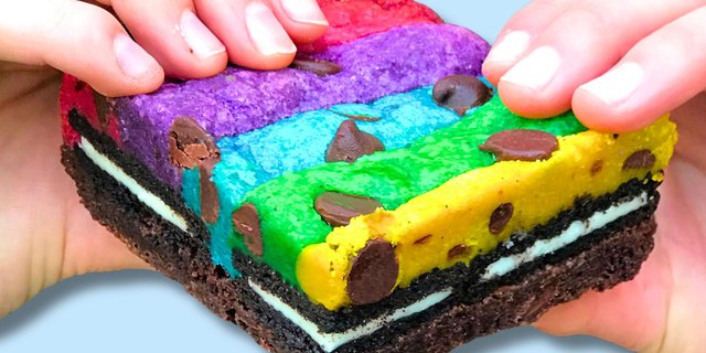 Pride Giant Rainbow Oreo Brookie 100 Pack