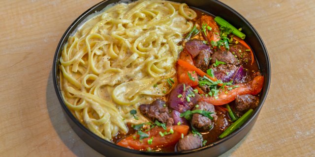 Fettuccine con Lomo al Jugo