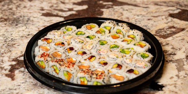 Classic Sushi Platter
