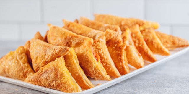 Pastelitos De Guayaba y Queso Platter