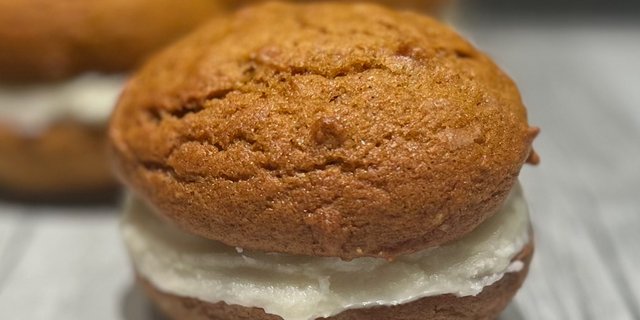 Pumpkin Whoopie Pie