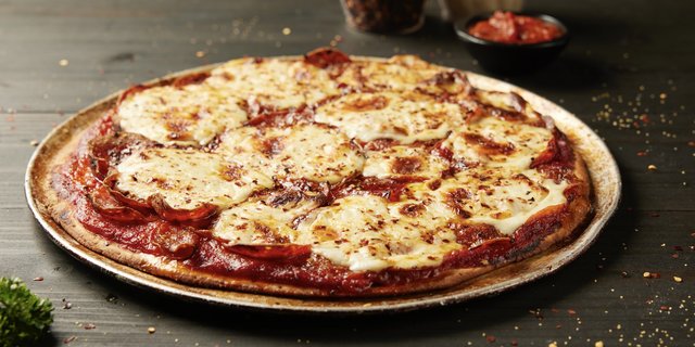 Hot Honey Zinger Pizza