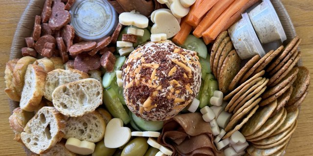 Large Charcuterie Tray
