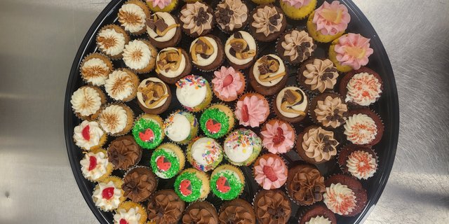 Gluten-Free Mini Cupcake Platter