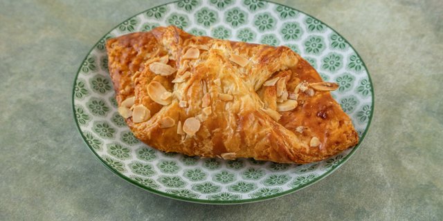 Almond Croissant