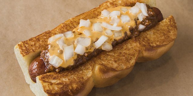 Chili Idol Dog Boxed Lunch