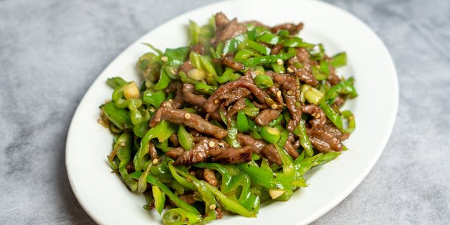 Stir-Fried Steak Slivers w/ Fresh Long Hot Peppers