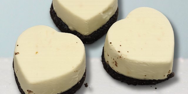 Gluten-Free Oreo Halloumi Cheesecake (Small)