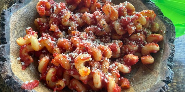 Pasta w/ Red Sauce