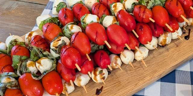 Caprese Pops