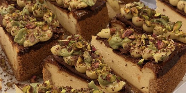 Pistachio Cheesecake