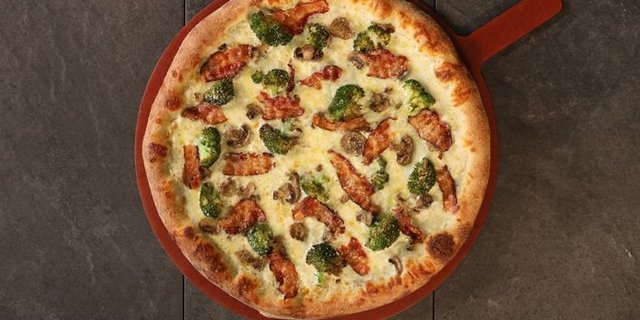 Broccoli Bianca Pizza