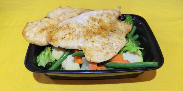 Chicken Breast W/ Steamed Vegetables