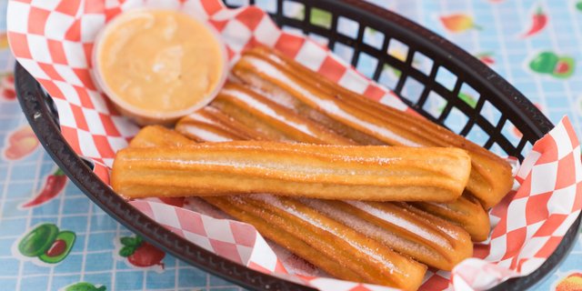 Churros w/ Dulce de Leche