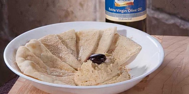 Grilled Pita Chips w/ Hummus