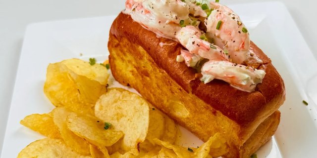 Butter & Mayo Shrimp Roll