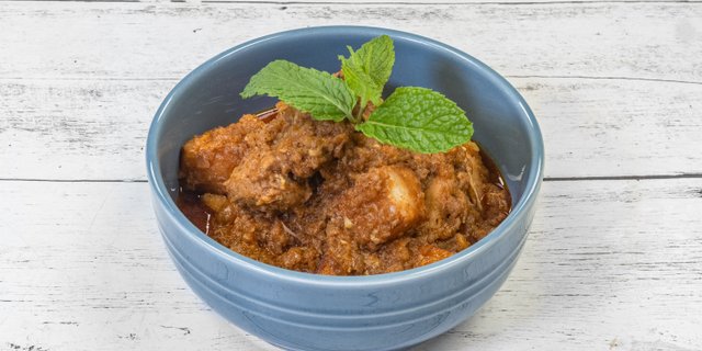 Burmese-Style Red Curry w/ Lamb