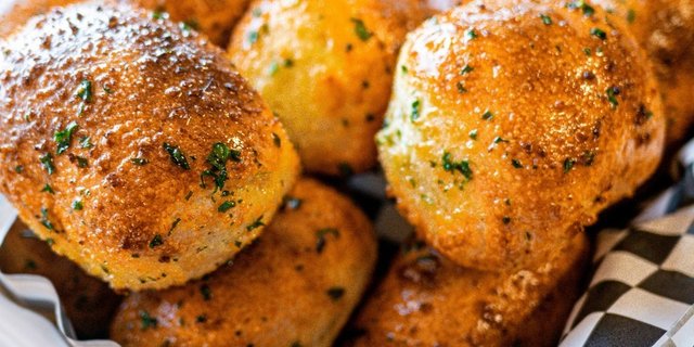 Stuffed Pizza Rolls