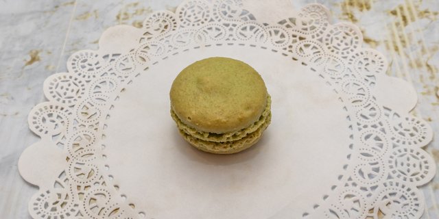 Basil & White Chocolate Macaron