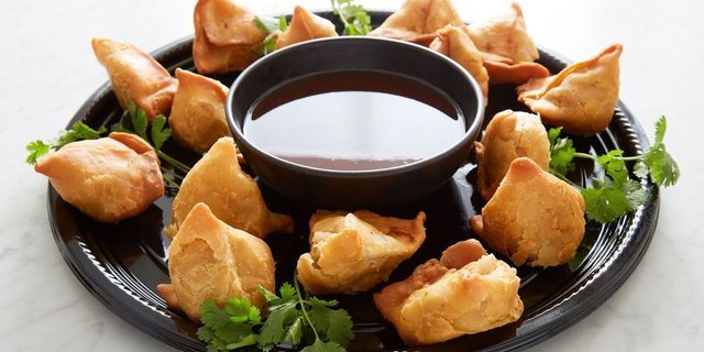 Samosas & Chutney Platter