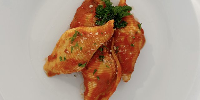 Jumbo Stuffed Shells Florentine