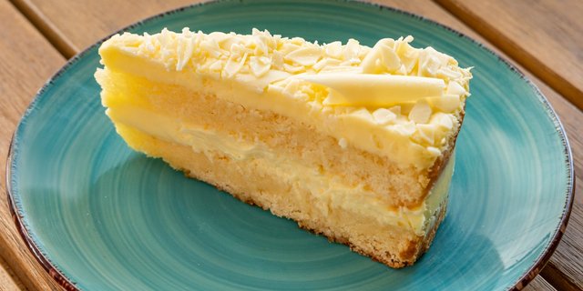 Lemon Mascarpone Cake