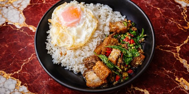 Pad Ka-Prow Moo Krob