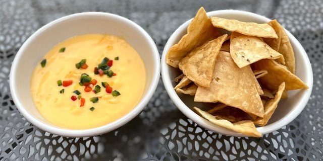 Chips & Queso
