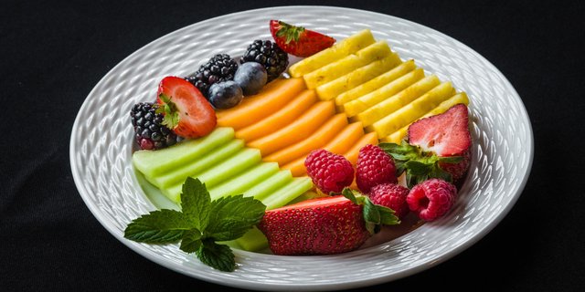 Sliced Fruit & Berries