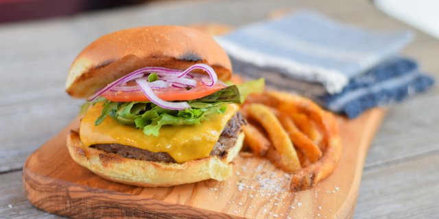 Large Cheeseburger