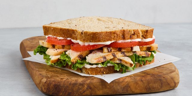 Grilled Chicken Sandwich Lunch Box w/ Salad & Chips