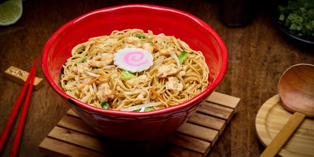Chow Ramen w/ Chicken