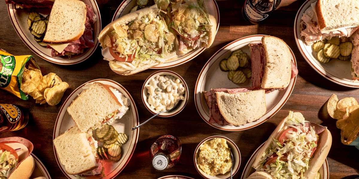 Gold’s Deli
