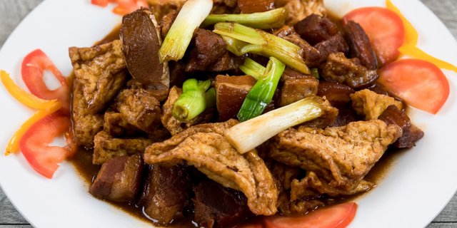 Braised Pork Belly W/ Tofu