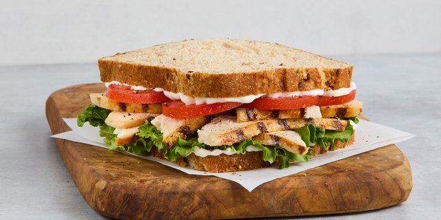 Grilled Chicken Sandwich Lunch Box w/ Chips