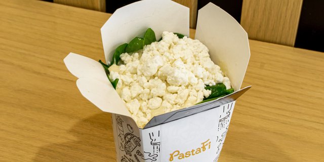 Spinach Salad Boxed Lunch