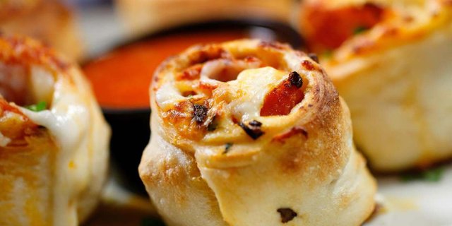 Pepperoni Pizza Rolls