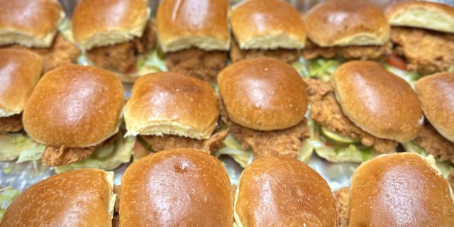 Crispy Chicken Mini Sliders