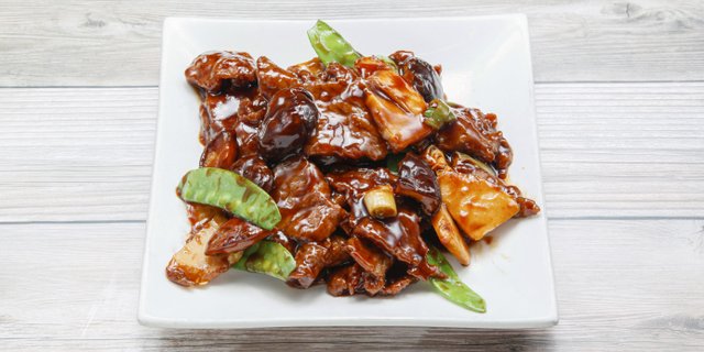 Beef w/ Black Mushrooms & Bamboo Shoots