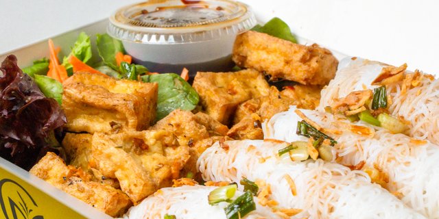Spicy Lemongrass Tofu Vermicelli Box