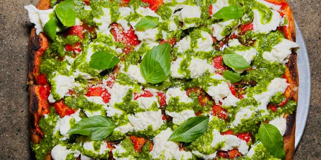 Buratta Nonna Pizza