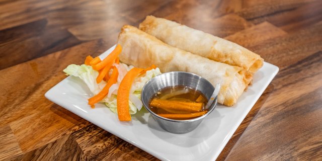 Crispy Chicken Spring Rolls