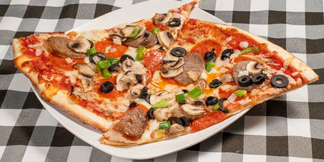 18" Supreme Pizza