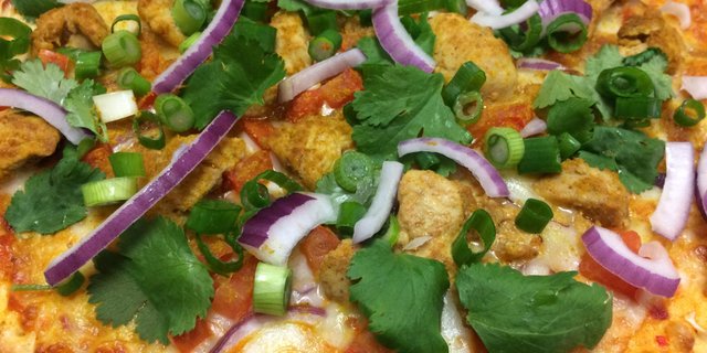 Halal Curry Chicken Masala Pizza