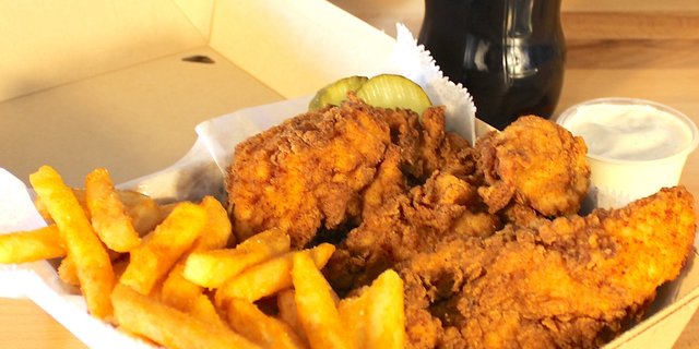 Jumbo Tenders Boxed Lunch