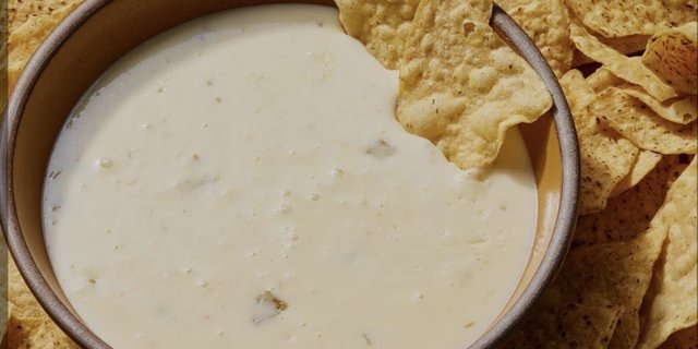 Queso Dip w/ Chips