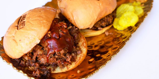 Pecan Smoked Brisket Sandwich Box